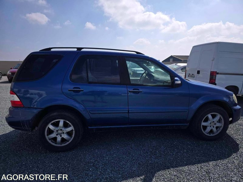 NIORT - MERCEDES ML 400 CDI BVA BI TURBO 4.00L 250 CH PEINTURE NEUVE 2025 - Coche: foto 5 NIORT - MERCEDES ML 400 CDI BVA BI TURBO 4.00L 250 CH PEINTURE NEUVE 2025 - Coche: foto 5