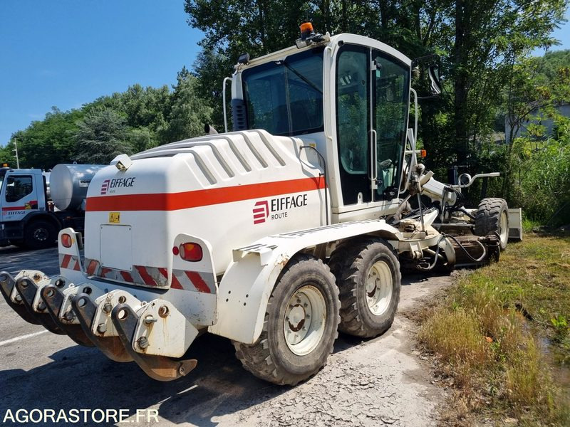 NIVELEUSE - NEW HOLLAND F106.7 - 2014 / 6195 Heures (M47110) - Grader: foto 4 NIVELEUSE - NEW HOLLAND F106.7 - 2014 / 6195 Heures (M47110) - Grader: foto 4