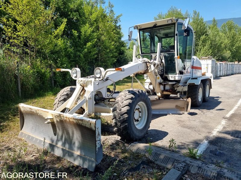 NIVELEUSE - NEW HOLLAND F106.7 - 2014 / 6195 Heures (M47110) - Grader: foto 2 NIVELEUSE - NEW HOLLAND F106.7 - 2014 / 6195 Heures (M47110) - Grader: foto 2