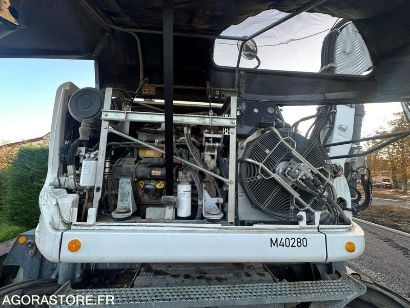 PELLES SUR PNEUS - LIEBHERR - A910 COMPACT- 2014 / 10242 HEURES (M40280) - Excavadora: foto 4 PELLES SUR PNEUS - LIEBHERR - A910 COMPACT- 2014 / 10242 HEURES (M40280) - Excavadora: foto 4