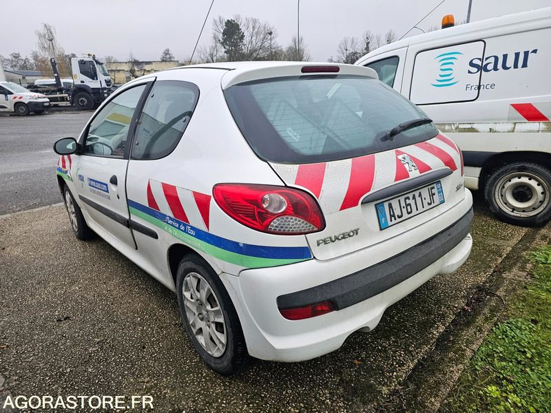 PEUGEOT 206+ - 2010 - 271008KM - AJ611JF - Coche: foto 4 PEUGEOT 206+ - 2010 - 271008KM - AJ611JF - Coche: foto 4