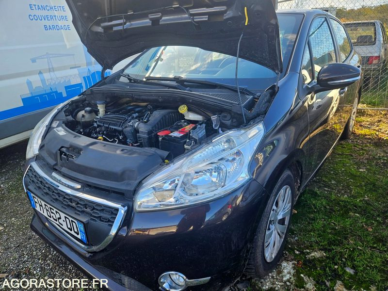 PEUGEOT 208 1.2 PURETECH 82CV - Coche: foto 2 PEUGEOT 208 1.2 PURETECH 82CV - Coche: foto 2