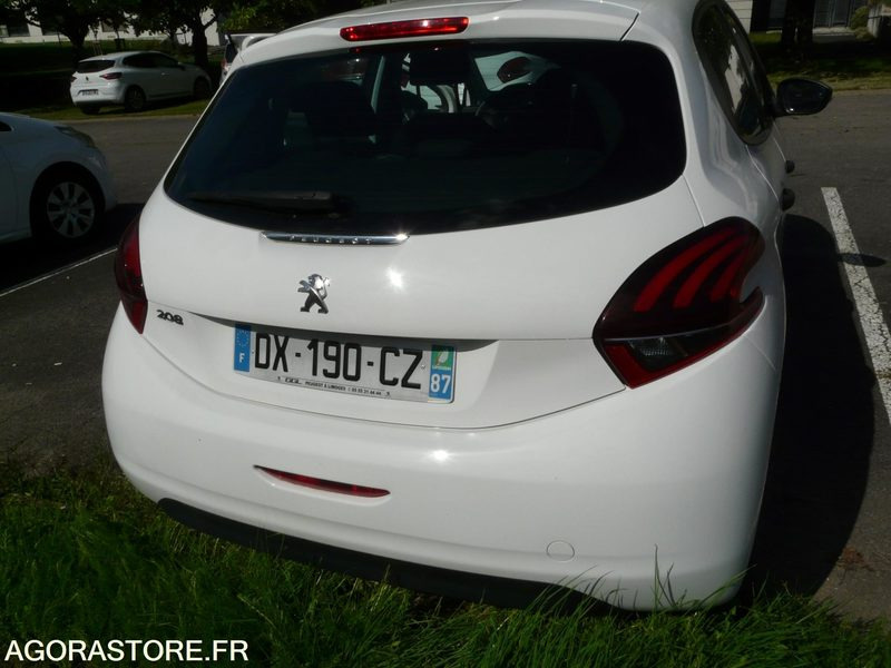 PEUGEOT 208 DX190CZ - Coche: foto 3 PEUGEOT 208 DX190CZ - Coche: foto 3