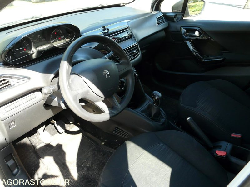 PEUGEOT 208 DX201CZ - Coche: foto 5 PEUGEOT 208 DX201CZ - Coche: foto 5