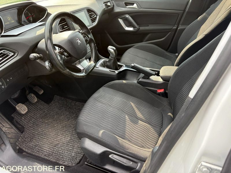 PEUGEOT 308 DIESEL 1.6 L HDI - Coche: foto 5 PEUGEOT 308 DIESEL 1.6 L HDI - Coche: foto 5