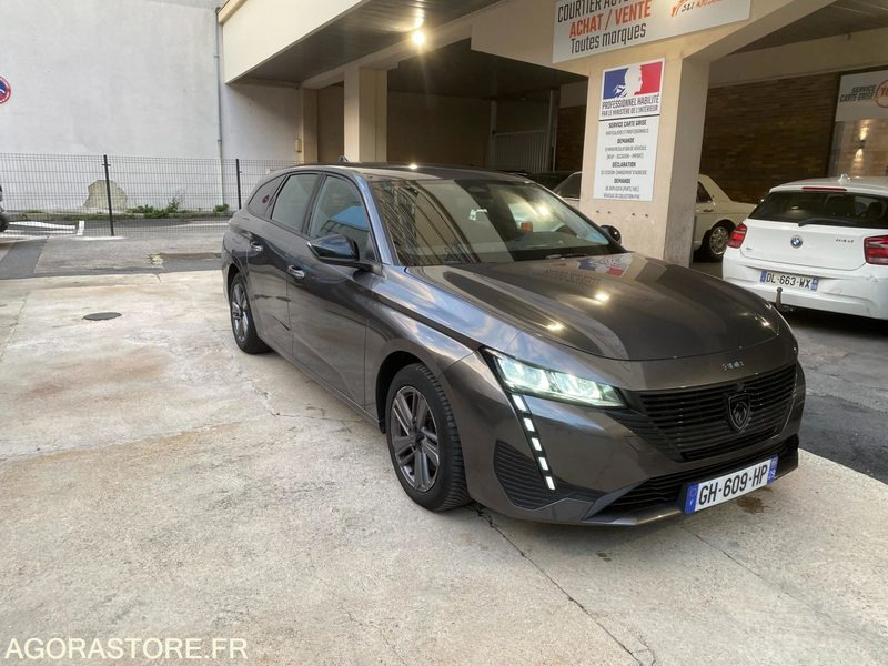 PEUGEOT 308 III (P5) SW 1.5 BlueHDi 16V EAT8 S&S 130 Boîte automatique PAS TVA - Coche familiar: foto 3 PEUGEOT 308 III (P5) SW 1.5 BlueHDi 16V EAT8 S&S 130 Boîte automatique PAS TVA - Coche familiar: foto 3