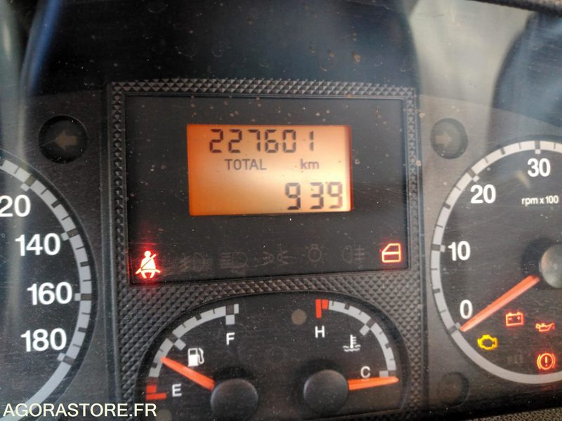 PEUGEOT BOXER 9 PLACES - Furgón: foto 5 PEUGEOT BOXER 9 PLACES - Furgón: foto 5