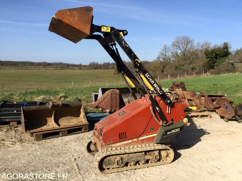 PORTE OUTILS à chenilles DITCH WITCH SK500 - Cargadora: foto 1 PORTE OUTILS à chenilles DITCH WITCH SK500 - Cargadora: foto 1