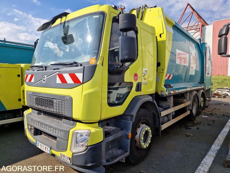 *PORTEUR BOM 26T VOLVO GEESINK- 121117 KM - 2014 (4004) - Camión de basura: foto 1 *PORTEUR BOM 26T VOLVO GEESINK- 121117 KM - 2014 (4004) - Camión de basura: foto 1