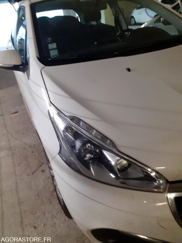 Peugeot 208 - 2015 - 195014kms - Coche: foto 3 Peugeot 208 - 2015 - 195014kms - Coche: foto 3
