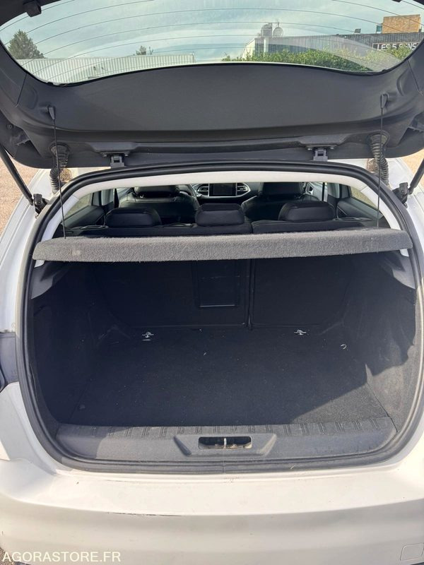Coche Peugeot 308 1.6 HDi 90 CV phase 2 T9 - 2014 - 172 500 KMS: foto 10 Coche Peugeot 308 1.6 HDi 90 CV phase 2 T9 - 2014 - 172 500 KMS: foto 10