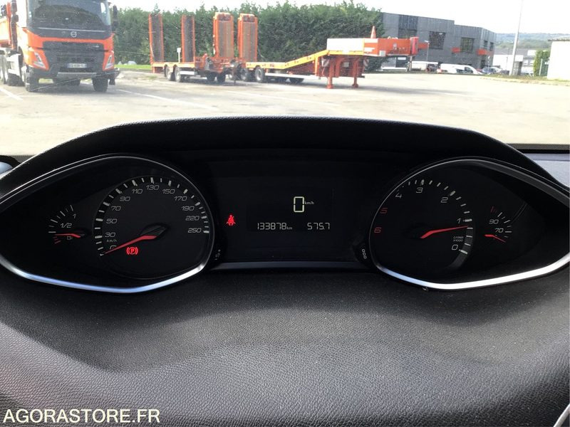 Peugeot 308 - 2014 - 133878kms - (P0403313) - Coche: foto 4 Peugeot 308 - 2014 - 133878kms - (P0403313) - Coche: foto 4