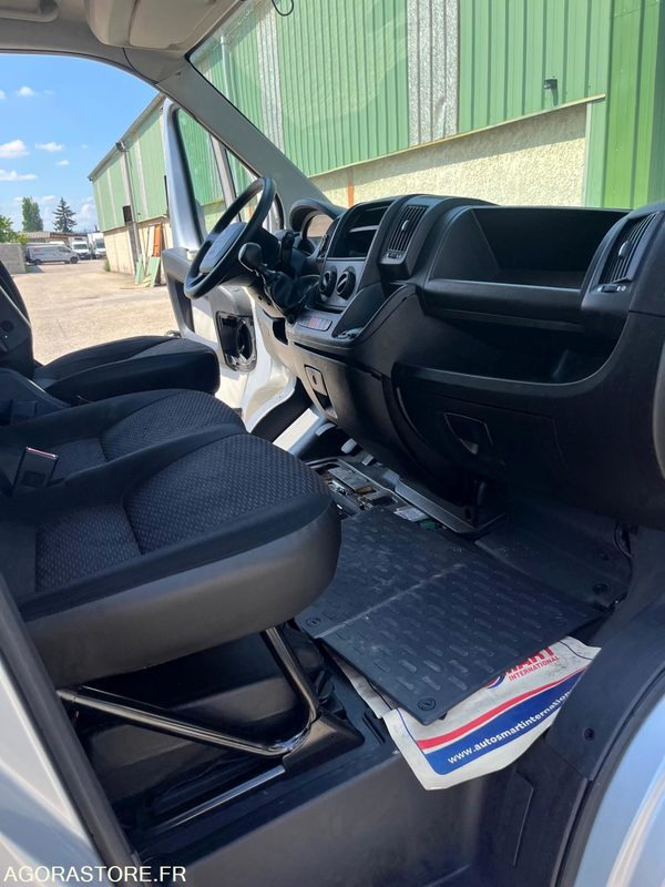 Peugeot Boxer L1H2 330 L1H1 2L Bluehdi - 2017 - 139 950km - Furgoneta frigorifica: foto 5 Peugeot Boxer L1H2 330 L1H1 2L Bluehdi - 2017 - 139 950km - Furgoneta frigorifica: foto 5