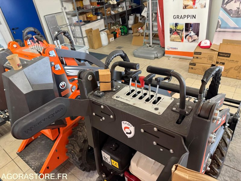 Porte outils SSQ11 PUROSANGUE Worky quad Plus Essence NEUF - Maquinaria de jardinería: foto 4 Porte outils SSQ11 PUROSANGUE Worky quad Plus Essence NEUF - Maquinaria de jardinería: foto 4