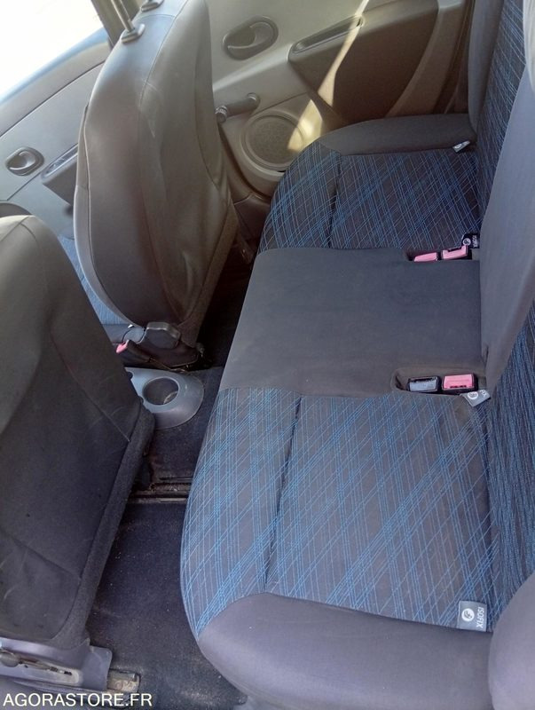 RENAULT CLIO 2005 156000km - Coche: foto 5 RENAULT CLIO 2005 156000km - Coche: foto 5