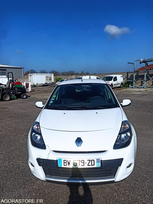 RENAULT CLIO 3 5 PORTES 5 PLACES 1.5 DCI 88CH 2011 58682KM - Coche: foto 2 RENAULT CLIO 3 5 PORTES 5 PLACES 1.5 DCI 88CH 2011 58682KM - Coche: foto 2
