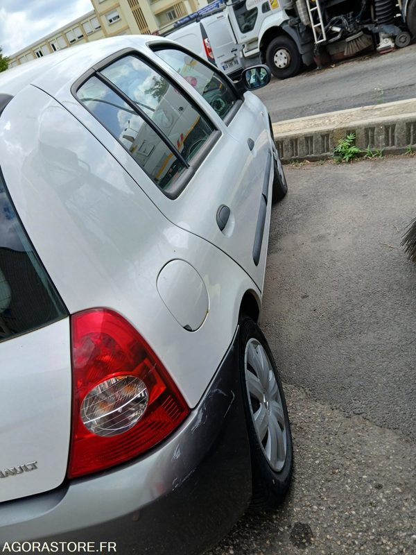 RENAULT CLIO GPL - 2007 - 95850 KMS - Coche: foto 5 RENAULT CLIO GPL - 2007 - 95850 KMS - Coche: foto 5