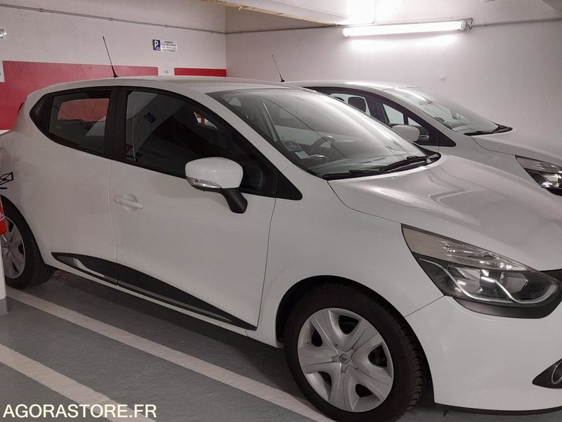 RENAULT CLIO IV - ZEN 09E E5 - 83985kms - 2013 - Coche: foto 3 RENAULT CLIO IV - ZEN 09E E5 - 83985kms - 2013 - Coche: foto 3