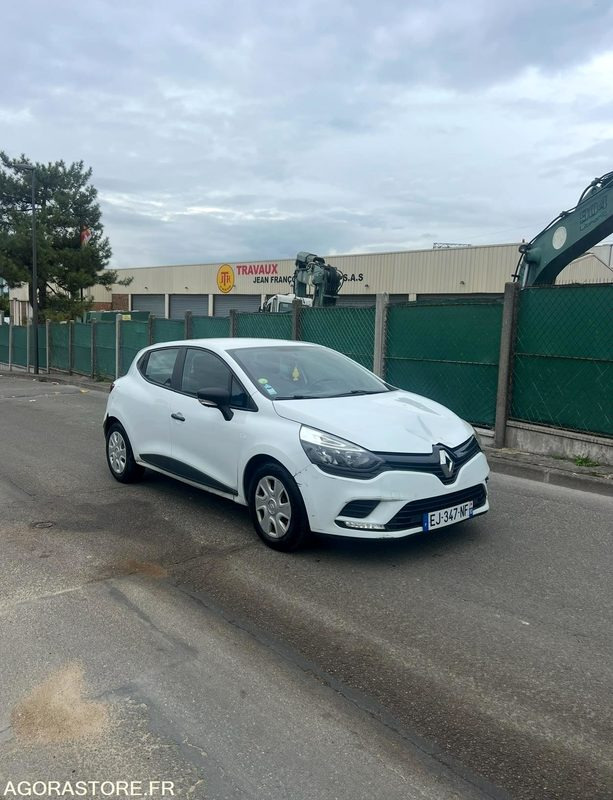 RENAULT CLIO SOCIÉTÉ 235 000 KM - 2017 - Coche: foto 2 RENAULT CLIO SOCIÉTÉ 235 000 KM - 2017 - Coche: foto 2