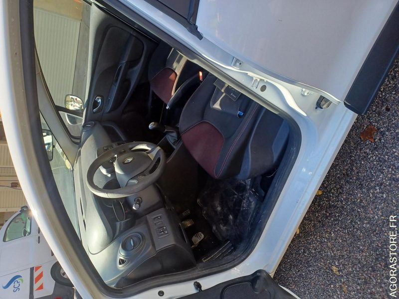 RENAULT CLIO SOCIETE / REF SCP : 1032 - Coche: foto 4 RENAULT CLIO SOCIETE / REF SCP : 1032 - Coche: foto 4