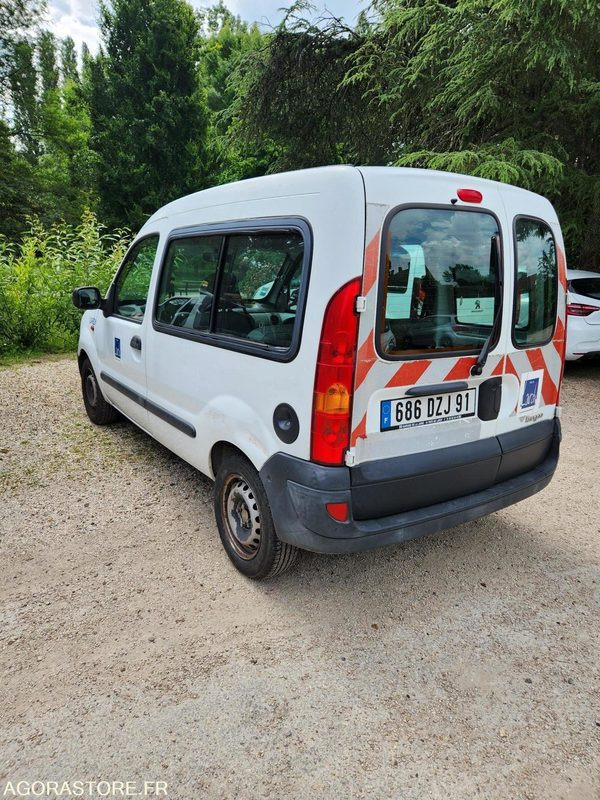 RENAULT KANGOO 1.1 ESSENCE 5 places - Furgoneta pequeña: foto 5 RENAULT KANGOO 1.1 ESSENCE 5 places - Furgoneta pequeña: foto 5