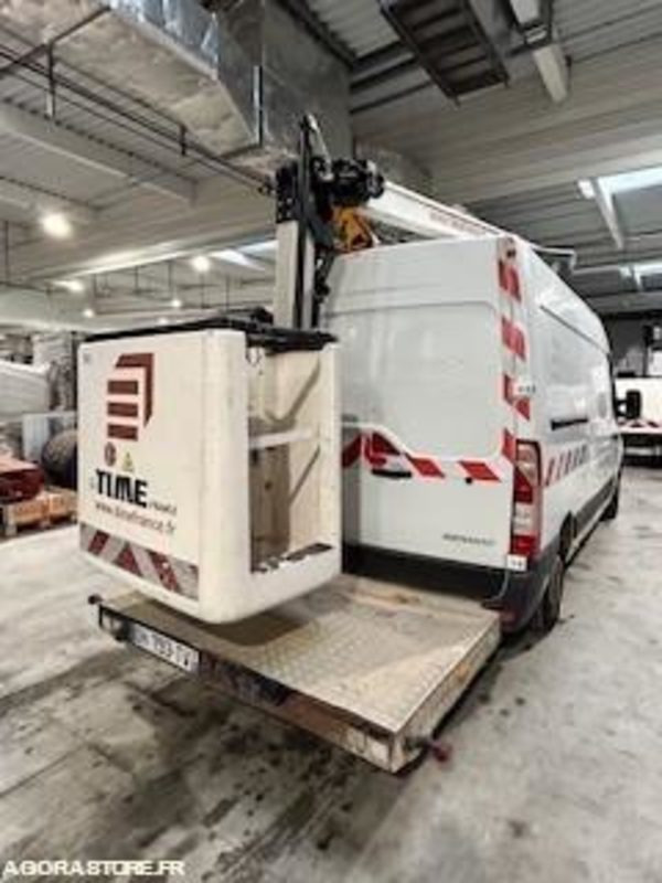 RENAULT - MASTER NACELLE 2014 / 204 645KM - DH793TV - Furgón: foto 2 RENAULT - MASTER NACELLE 2014 / 204 645KM - DH793TV - Furgón: foto 2