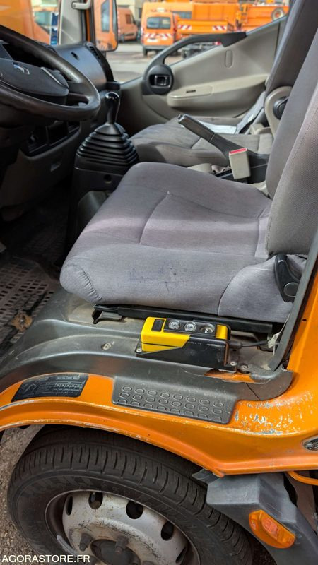 RENAULT MAXITY 110DXI - FM-356-KQ - 2009 - Volquete furgoneta: foto 2 RENAULT MAXITY 110DXI - FM-356-KQ - 2009 - Volquete furgoneta: foto 2