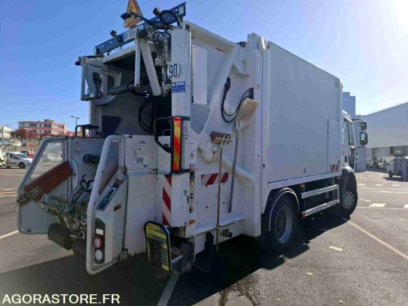 RENAULT MIDLUM 270 BOM 12.80m3 SEMAT CARGOPAC II V.E - 2011/159344 KM (BY039HX) - Camión de basura: foto 1 RENAULT MIDLUM 270 BOM 12.80m3 SEMAT CARGOPAC II V.E - 2011/159344 KM (BY039HX) - Camión de basura: foto 1