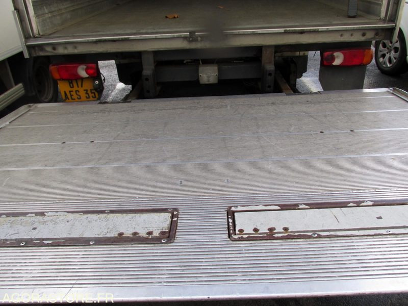 RENAULT MIDLUM M180 - Furgón: foto 5 RENAULT MIDLUM M180 - Furgón: foto 5