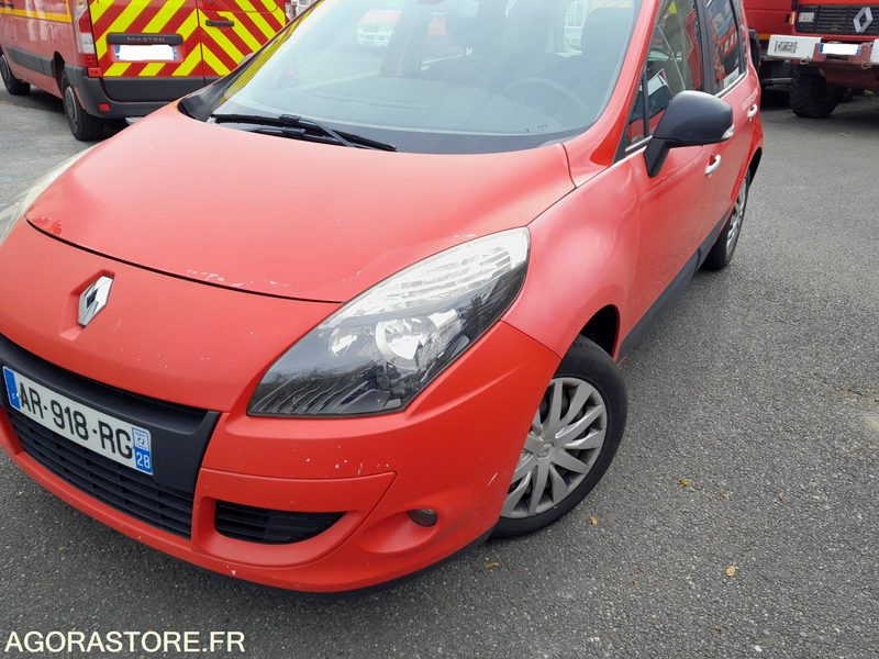 RENAULT SCENIC - Coche: foto 2 RENAULT SCENIC - Coche: foto 2