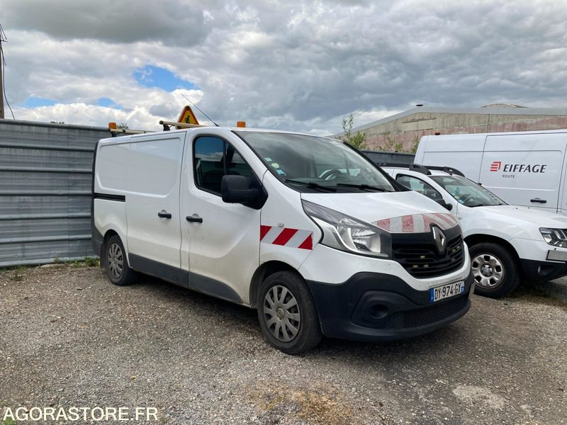 RENAULT TRAFIC - 2015 / 227603 KM (DY-974-GY) (MVU228) - Furgón: foto 3 RENAULT TRAFIC - 2015 / 227603 KM (DY-974-GY) (MVU228) - Furgón: foto 3