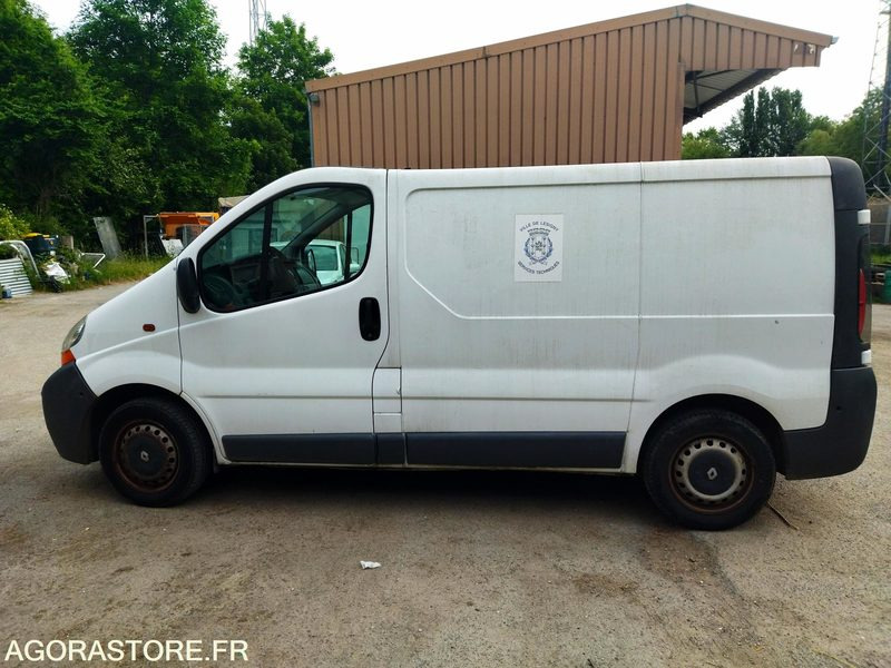 RENAULT TRAFIC DE 2005  71234 KM - Furgón: foto 4 RENAULT TRAFIC DE 2005  71234 KM - Furgón: foto 4