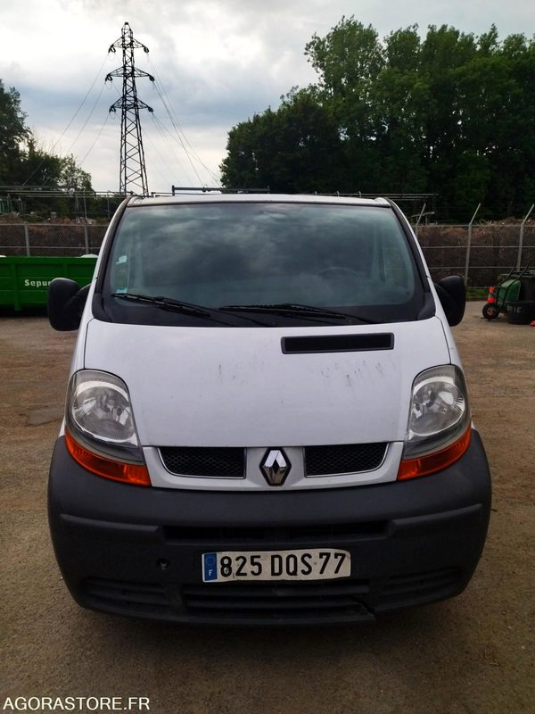RENAULT TRAFIC DE 2005  71234 KM - Furgón: foto 1 RENAULT TRAFIC DE 2005  71234 KM - Furgón: foto 1