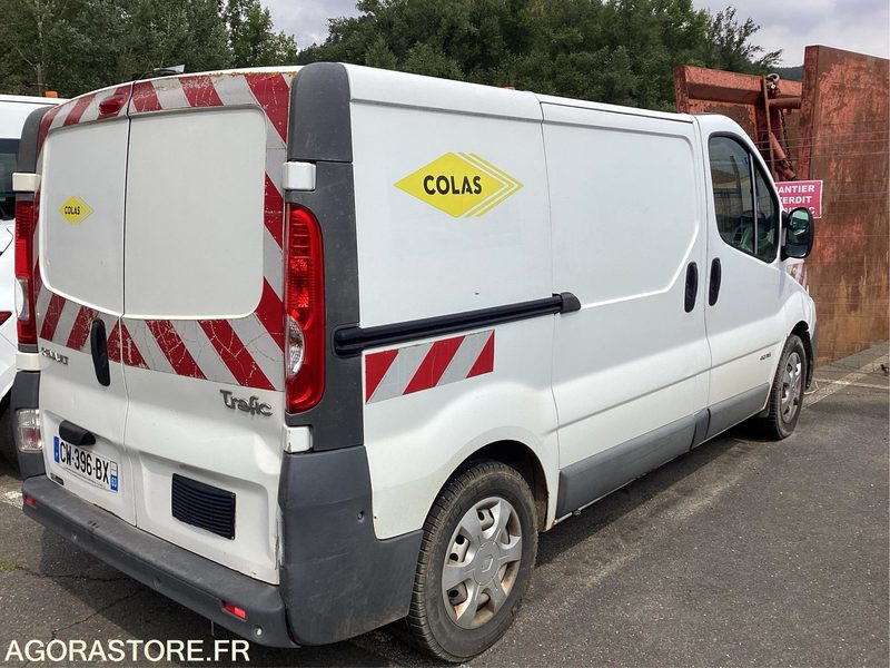 RENAULT Trafic VU 4p Fourgon FG GD CON - 2013 - 272011 KM - P1510094 - Furgón: foto 4 RENAULT Trafic VU 4p Fourgon FG GD CON - 2013 - 272011 KM - P1510094 - Furgón: foto 4