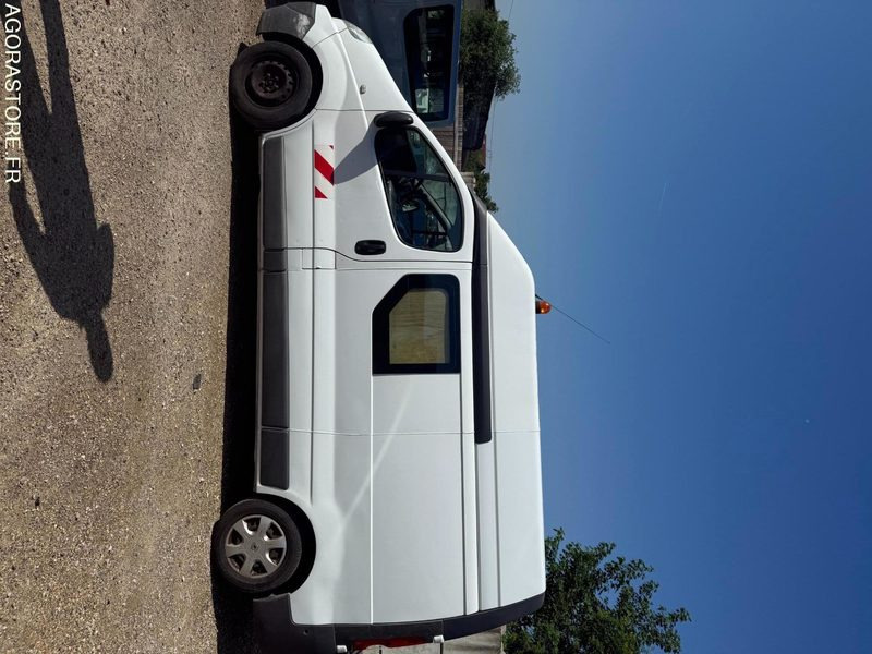 RENAULT trafic 88306kms - 2009 - Furgón: foto 3 RENAULT trafic 88306kms - 2009 - Furgón: foto 3