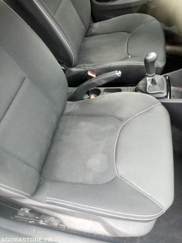 REnault Clio IV - 1.5 L Diesel - 276 000km - Coche: foto 5 REnault Clio IV - 1.5 L Diesel - 276 000km - Coche: foto 5