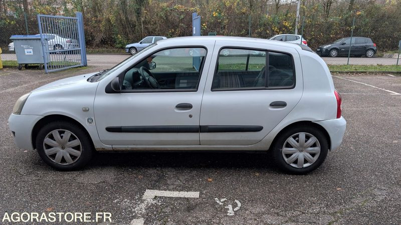 Coche Renault CLIO 2: foto 6