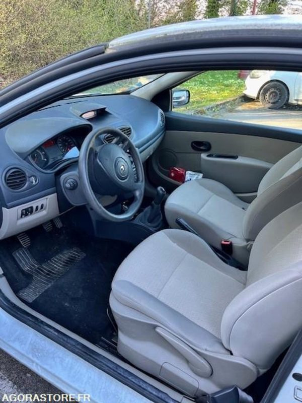 Renault Clio 164741 kms 2007 - Coche: foto 5 Renault Clio 164741 kms 2007 - Coche: foto 5