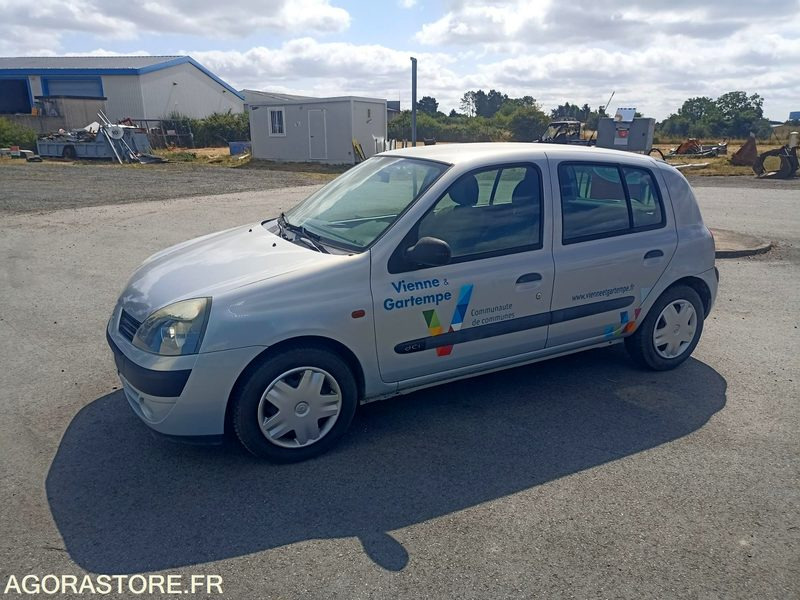 Renault Clio 2 1.5 dCi - 107100kms - 2004 - Coche: foto 2 Renault Clio 2 1.5 dCi - 107100kms - 2004 - Coche: foto 2