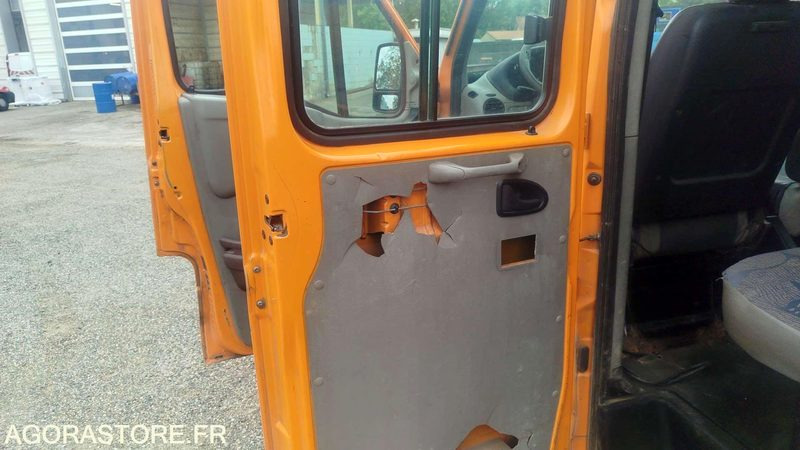 Renault MASTER-3347-MF-32-2003- 507719 kms - Volquete furgoneta: foto 4 Renault MASTER-3347-MF-32-2003- 507719 kms - Volquete furgoneta: foto 4