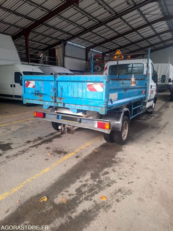 Renault Mascott benne roues jumelées 183615kms 2000 - Volquete furgoneta: foto 4 Renault Mascott benne roues jumelées 183615kms 2000 - Volquete furgoneta: foto 4