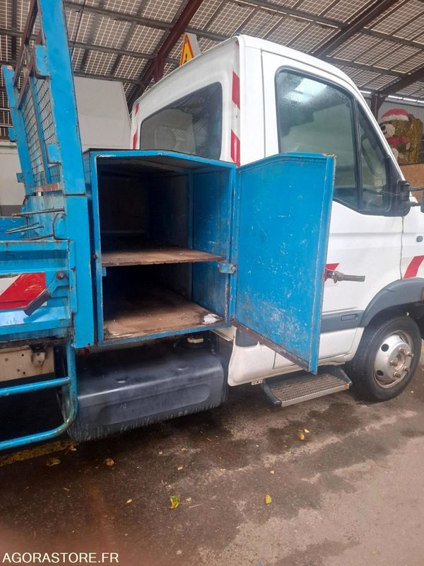 Renault Mascott benne roues jumelées 183615kms 2000 - Volquete furgoneta: foto 5 Renault Mascott benne roues jumelées 183615kms 2000 - Volquete furgoneta: foto 5