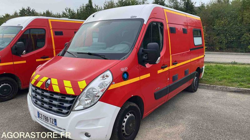 Renault Master III dci 125 - 23/10/2013 - Ambulancia: foto 1 Renault Master III dci 125 - 23/10/2013 - Ambulancia: foto 1