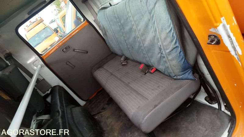 Renault Maxity - 2008 - 192910km - 469CGT31 - Volquete furgoneta: foto 3 Renault Maxity - 2008 - 192910km - 469CGT31 - Volquete furgoneta: foto 3