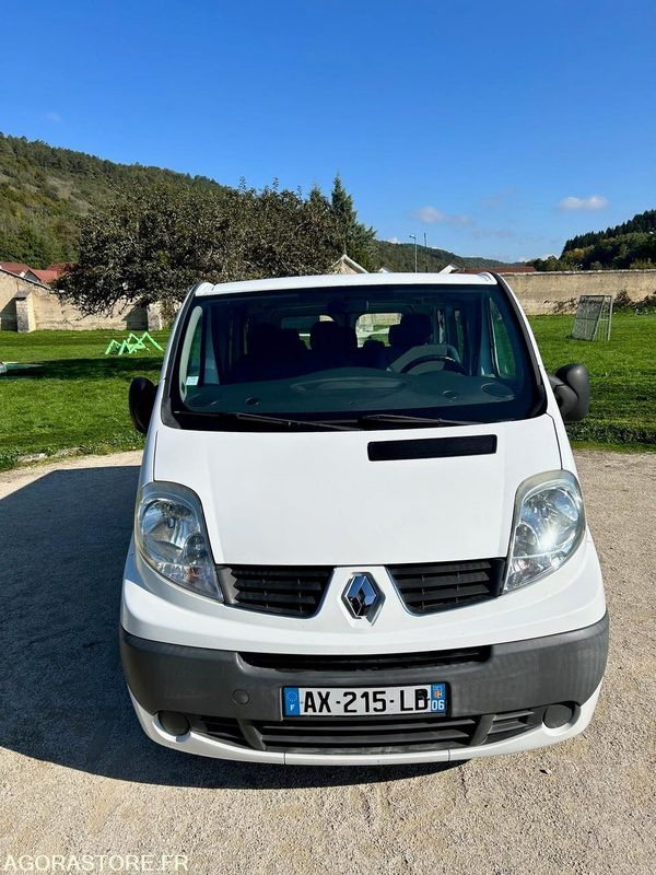 Renault Trafic 2 - 2010 - 141000 kms - Minibús, Furgoneta de pasajeros: foto 2 Renault Trafic 2 - 2010 - 141000 kms - Minibús, Furgoneta de pasajeros: foto 2
