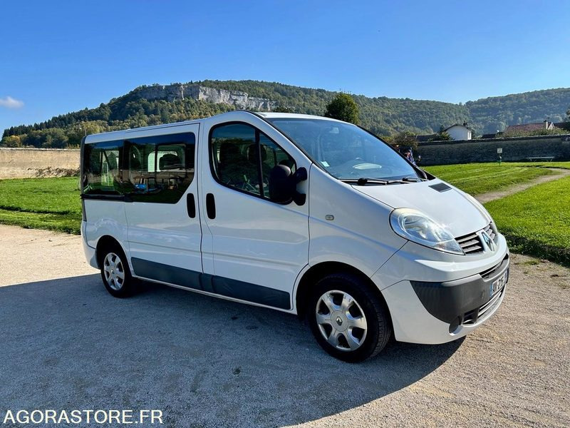 Renault Trafic 2 - 2010 - 141000 kms - Minibús, Furgoneta de pasajeros: foto 1 Renault Trafic 2 - 2010 - 141000 kms - Minibús, Furgoneta de pasajeros: foto 1