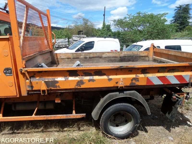 Renault mascott tribenne 5T- 310000km - 2001 (BY-529-FQ) - Volquete furgoneta: foto 3 Renault mascott tribenne 5T- 310000km - 2001 (BY-529-FQ) - Volquete furgoneta: foto 3