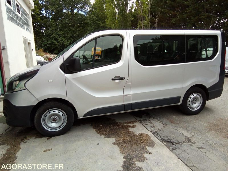 Renault trafic 1.6dci 95 CV 9 places 309336 kms - Minibús, Furgoneta de pasajeros: foto 2 Renault trafic 1.6dci 95 CV 9 places 309336 kms - Minibús, Furgoneta de pasajeros: foto 2