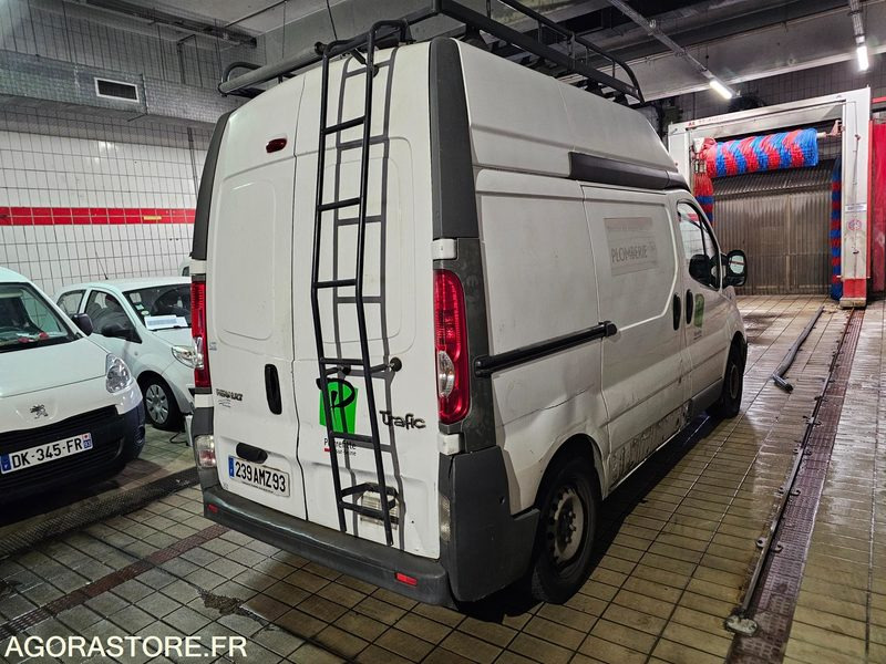 Renault trafic - 2008 - 51119km - 239 AMZ 93 - Furgón: foto 3 Renault trafic - 2008 - 51119km - 239 AMZ 93 - Furgón: foto 3