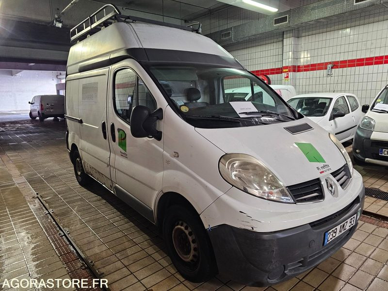 Renault trafic - 2008 - 51119km - 239 AMZ 93 - Furgón: foto 2 Renault trafic - 2008 - 51119km - 239 AMZ 93 - Furgón: foto 2